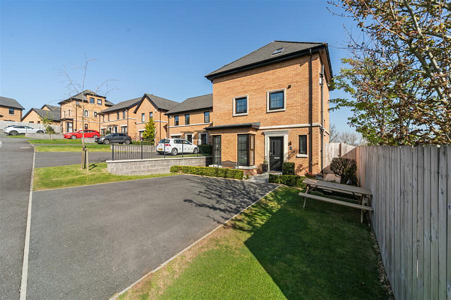 14 Ballantine Lane