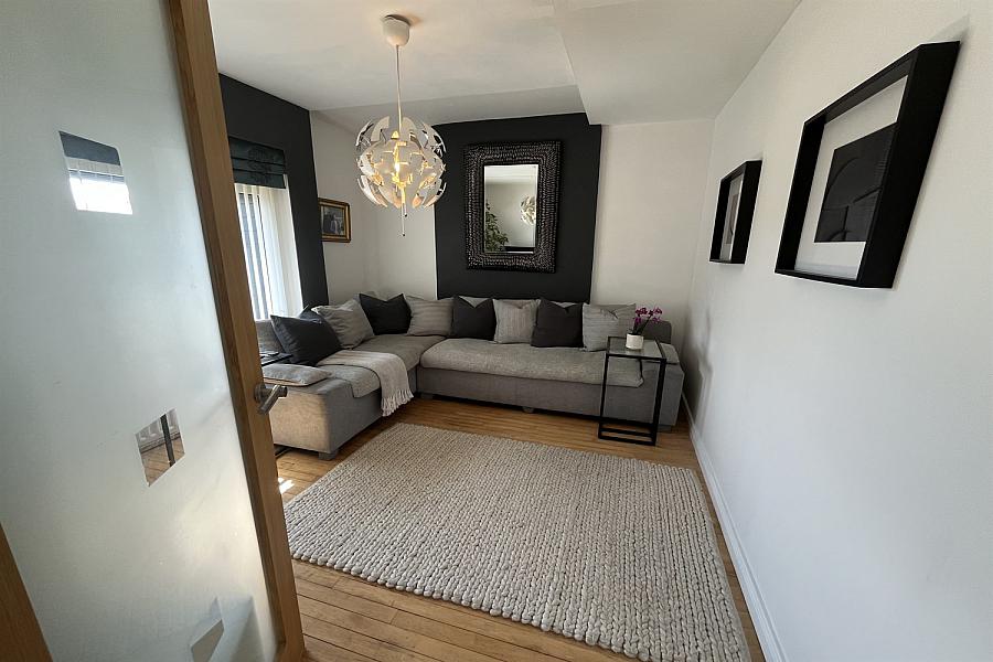 8 Thorburn Road