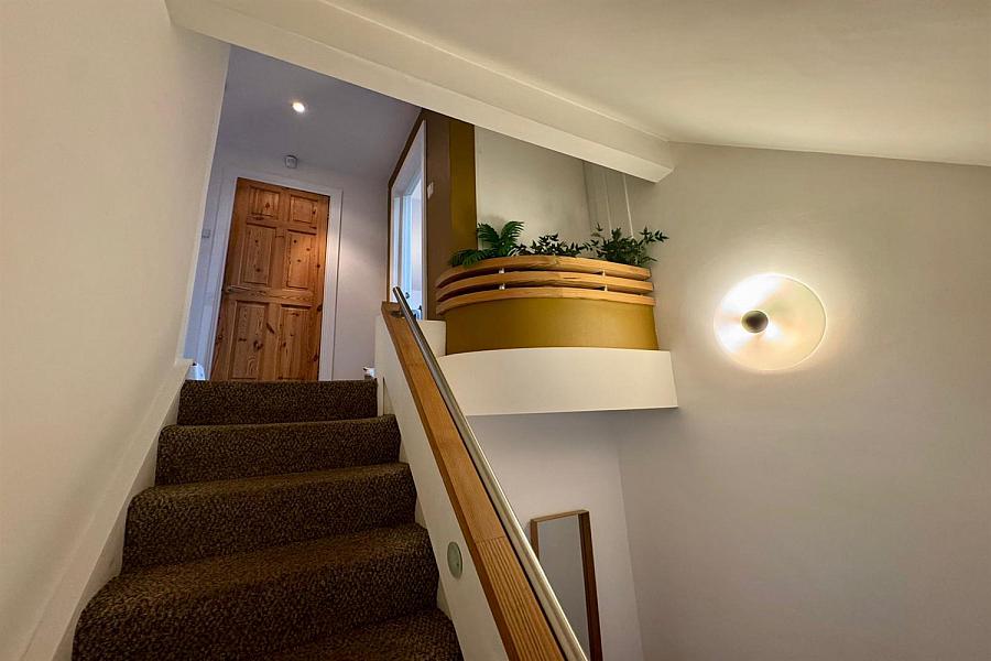 8 Thorburn Road