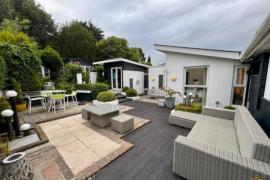 8 Thorburn Road
