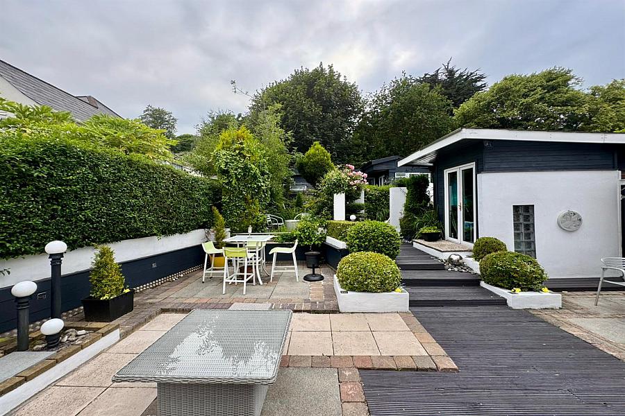 8 Thorburn Road