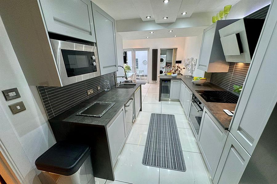 8 Thorburn Road