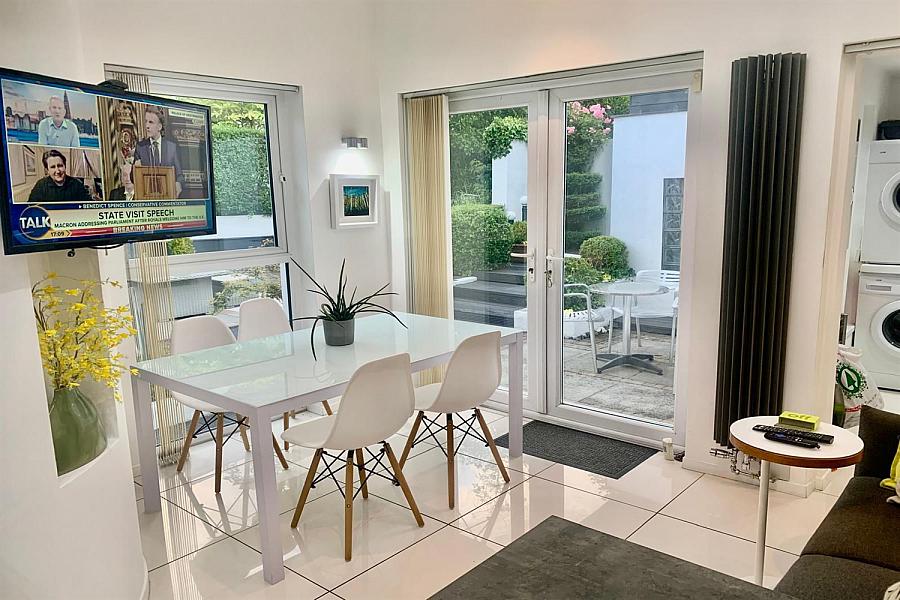 8 Thorburn Road