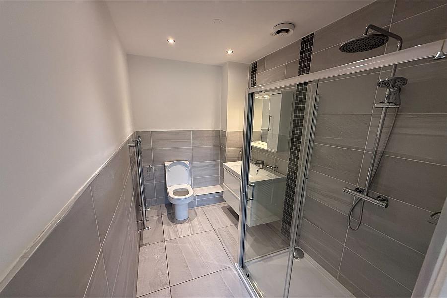 Flat 3, 32A, Deramore Park