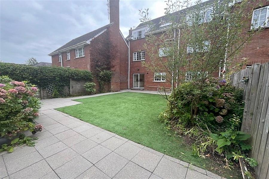 Flat 3, 32A, Deramore Park