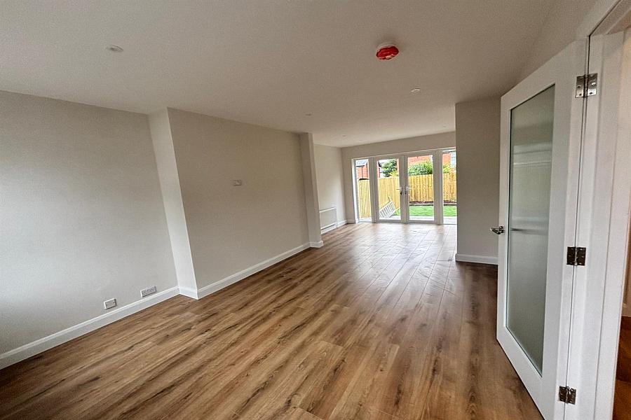 80 Cliftondene Crescent