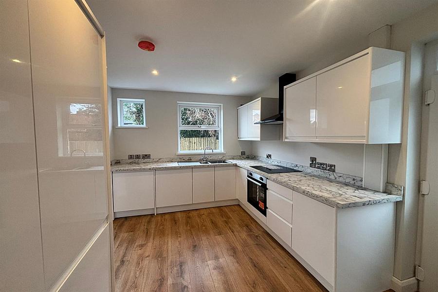 80 Cliftondene Crescent