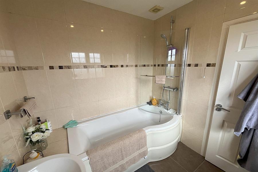 44 Squires View