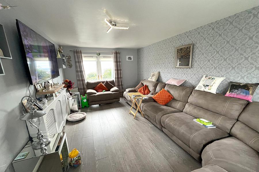 44 Squires View