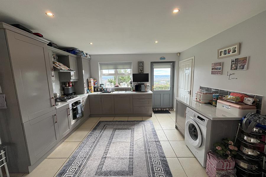 44 Squires View