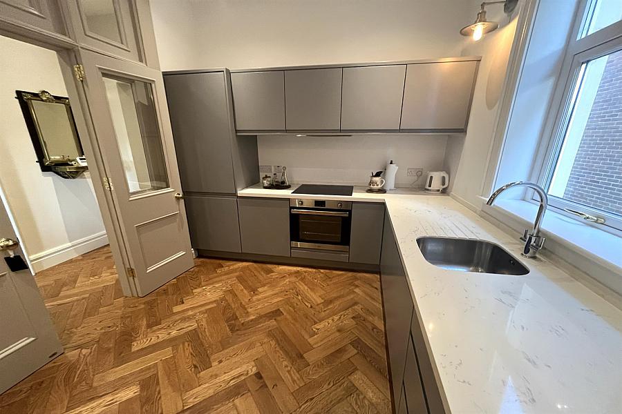 41b, 39-41 Sans Souci Park