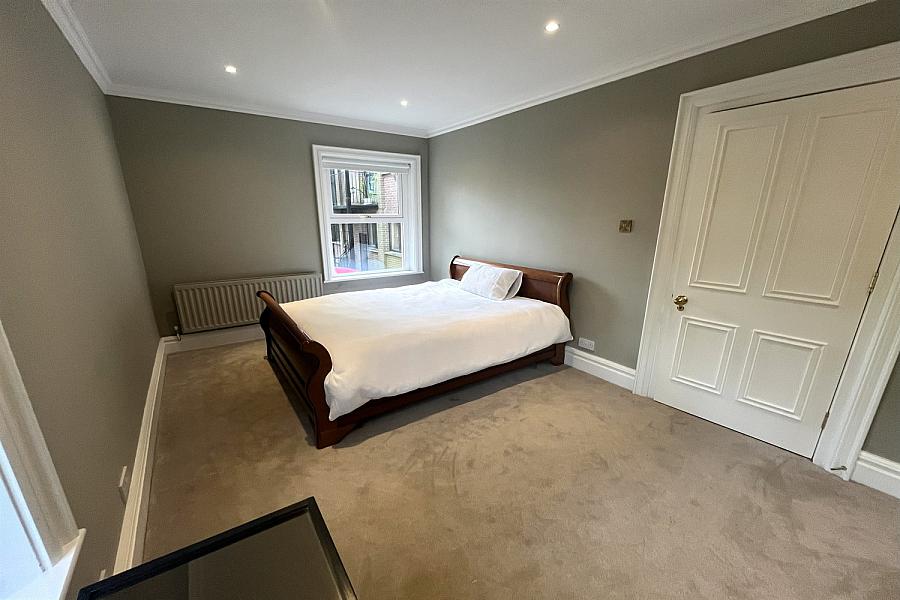 41B, 39-41 Sans Souci Park