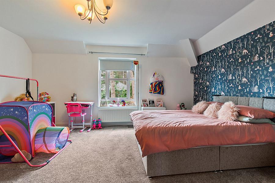 8 Fortwilliam Demesne