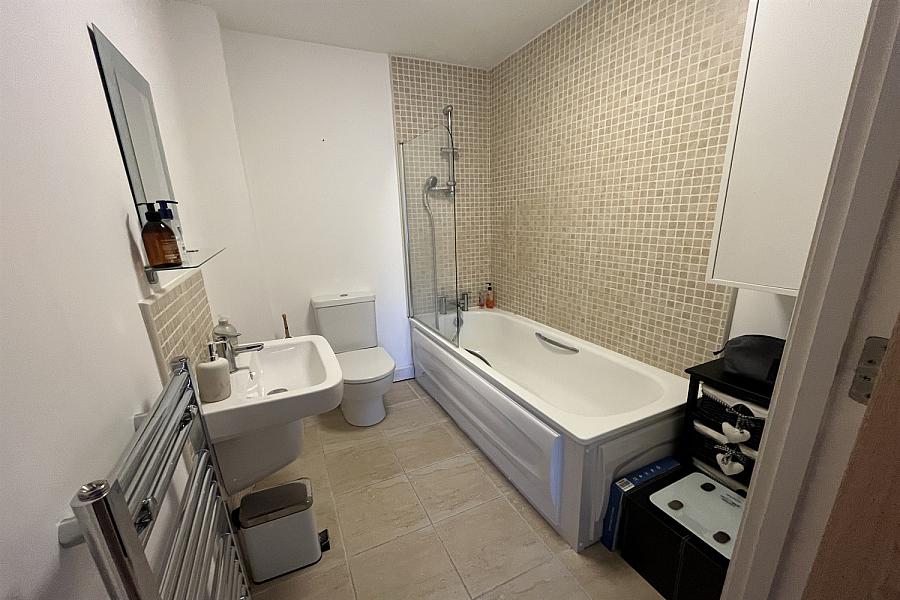 Apartment 21, The Keel Building