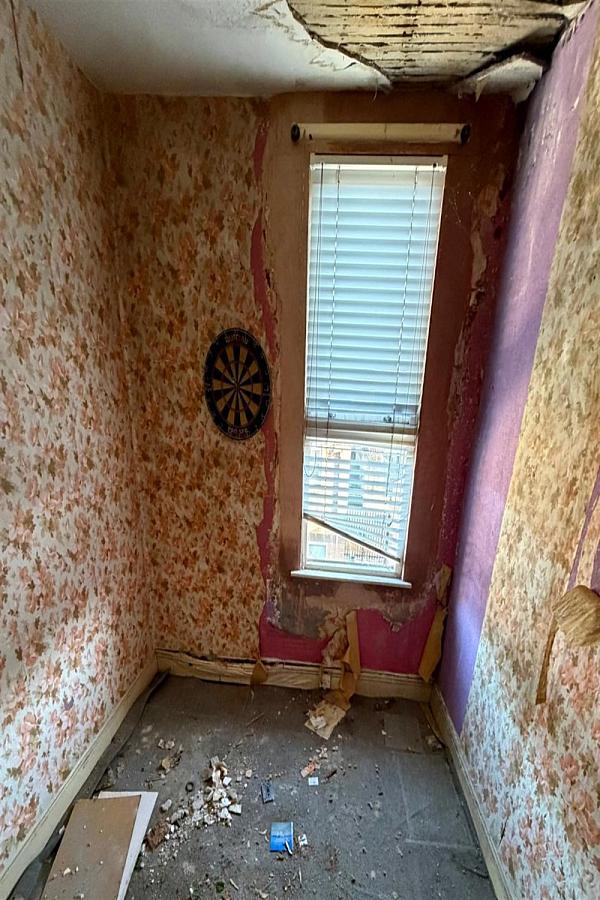 102 Ainsworth Avenue