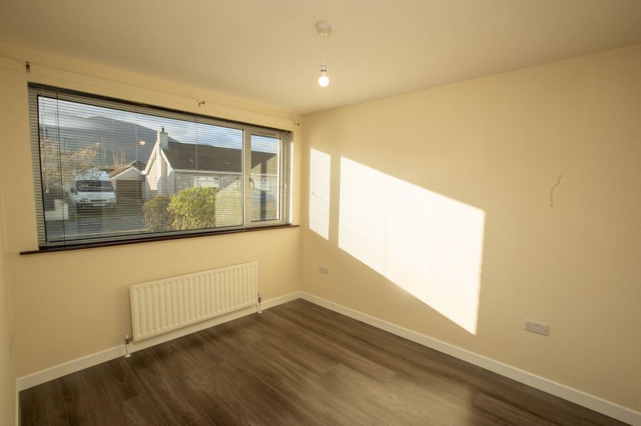 17 Elmgrove Park