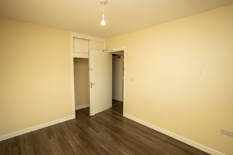 17 Elmgrove Park