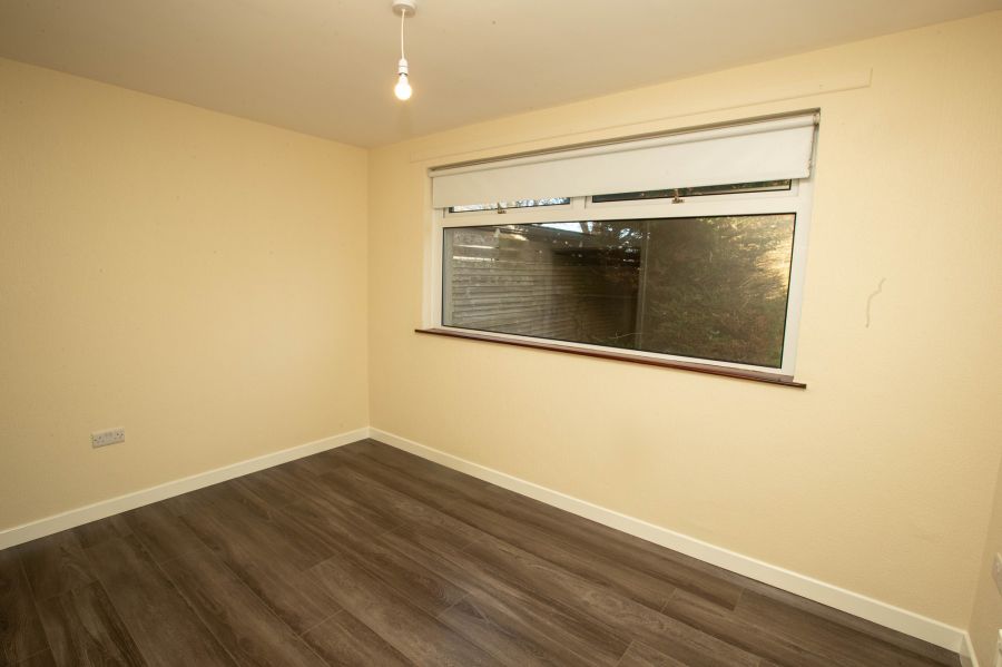 17 Elmgrove Park