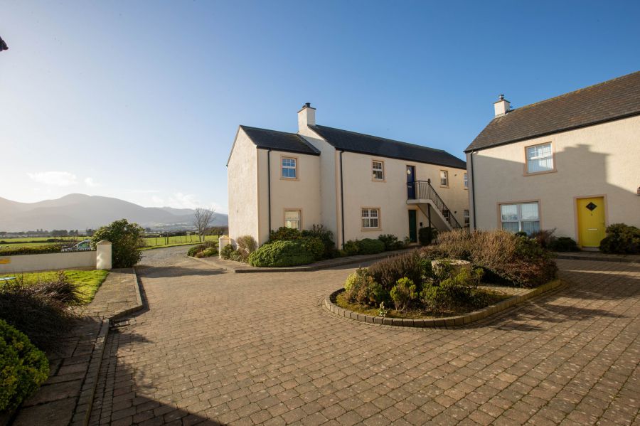 2 Aislinn Court