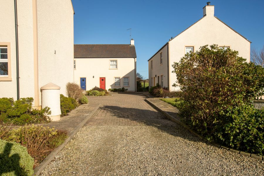 2 Aislinn Court