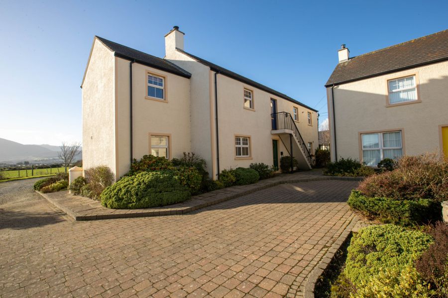 2 Aislinn Court