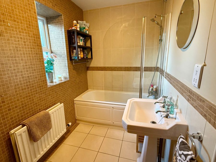 Clock Tower Lodge, 47b Ballyloughlin Road