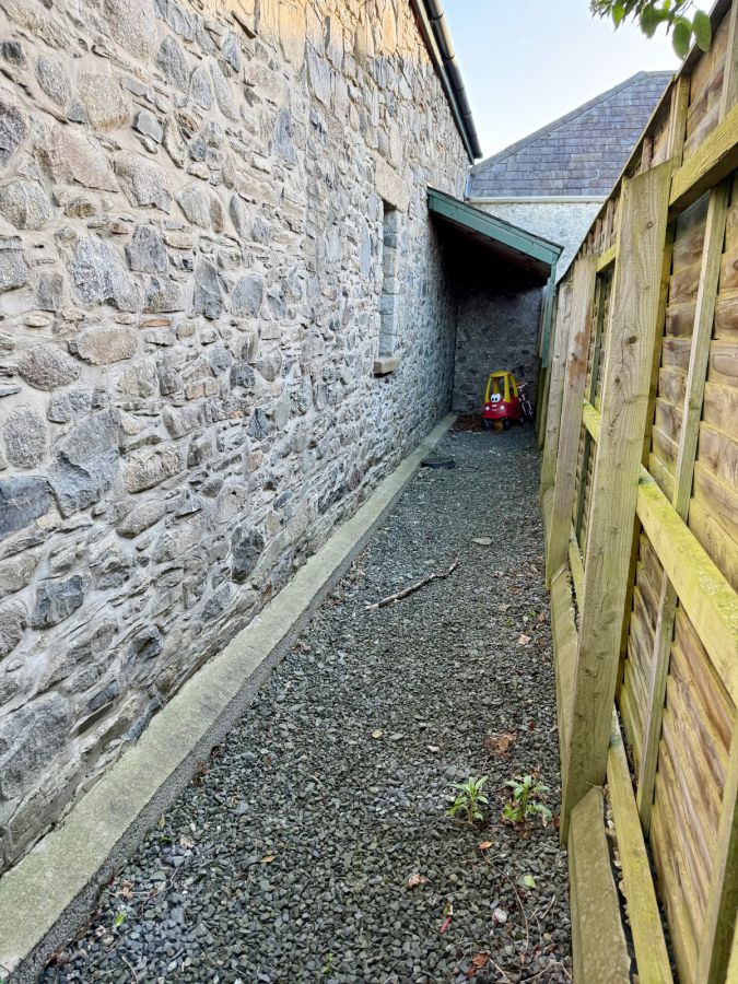 Clock Tower Lodge, 47b Ballyloughlin Road