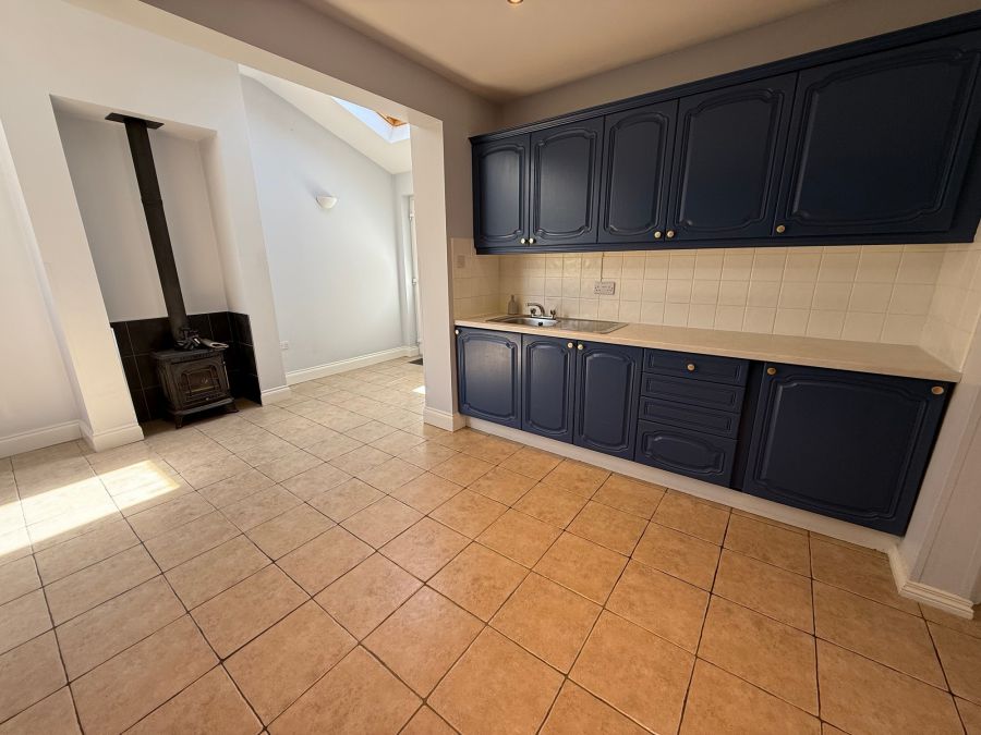 8 Larchfield Park