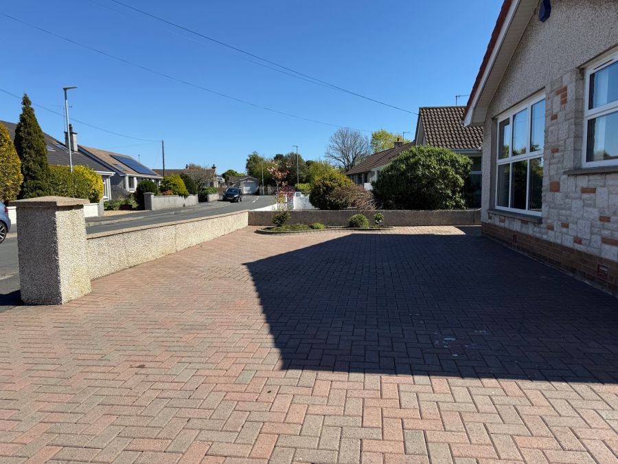 8 Larchfield Park