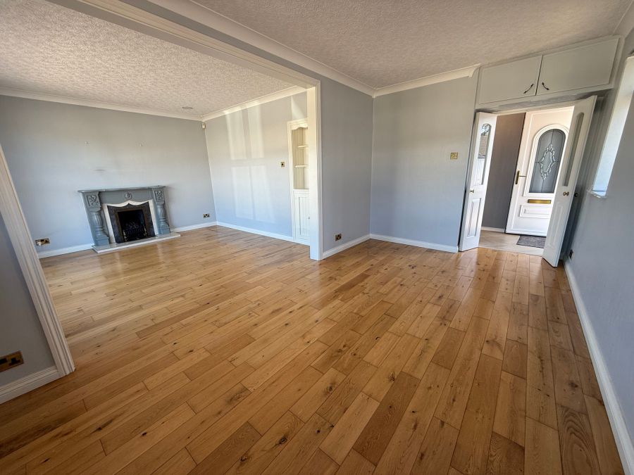 8 Larchfield Park