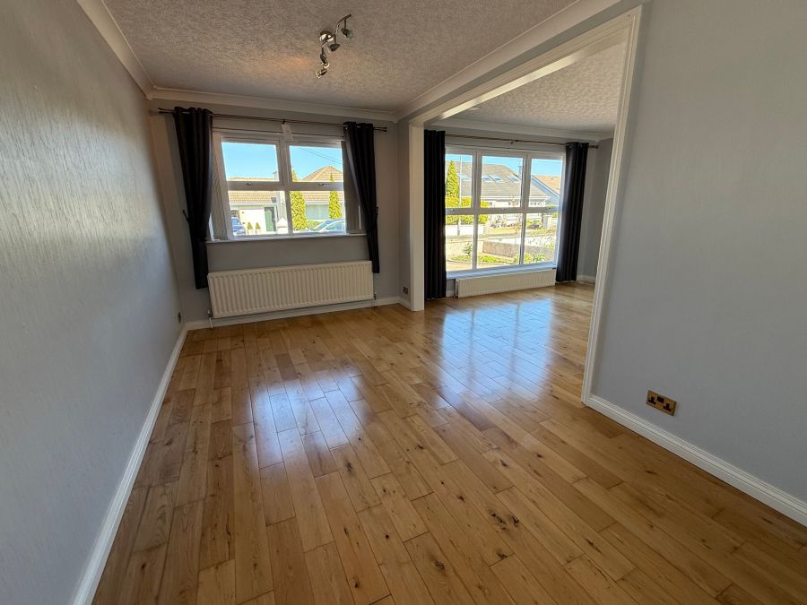 8 Larchfield Park