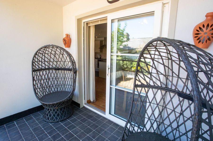 3 Apiary Court