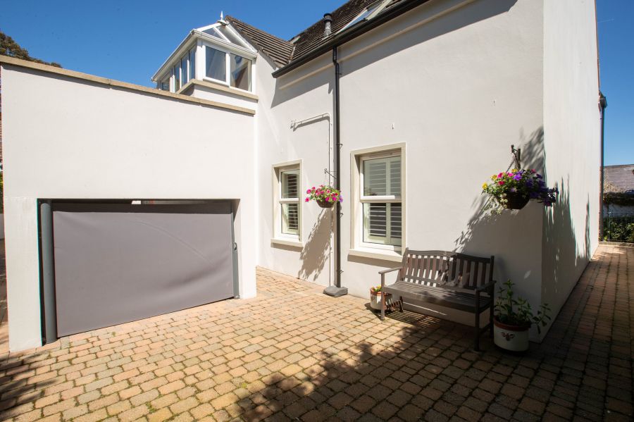 3 Apiary Court