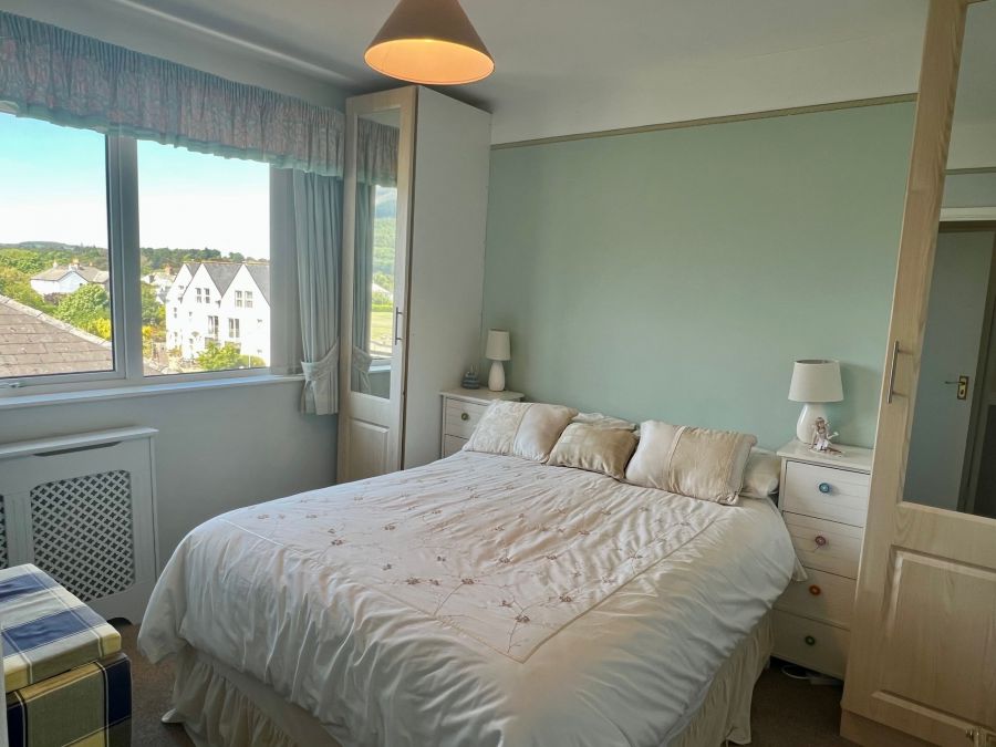 3 Castlebridge Court