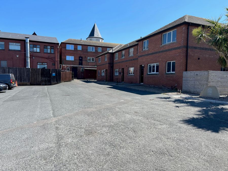 3 Castlebridge Court