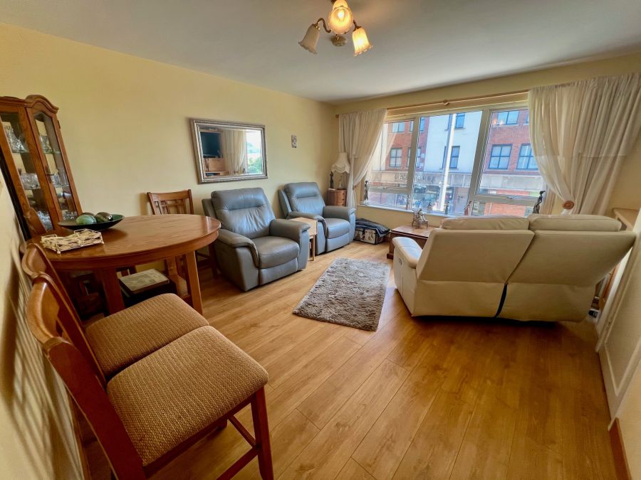 3 Castlebridge Court