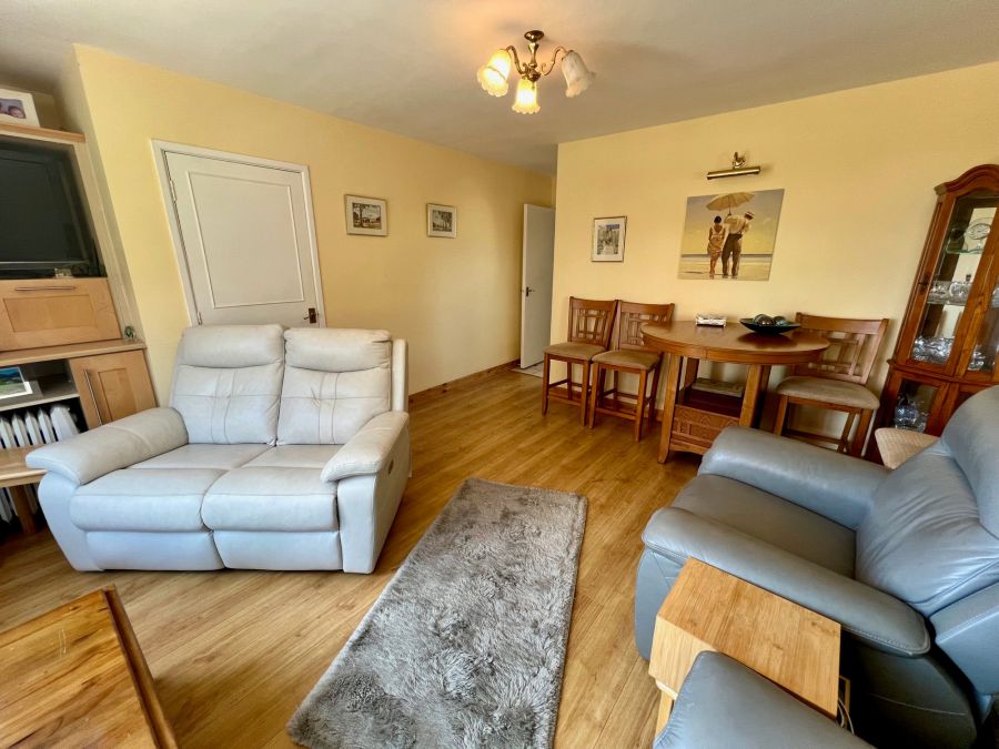 3 Castlebridge Court