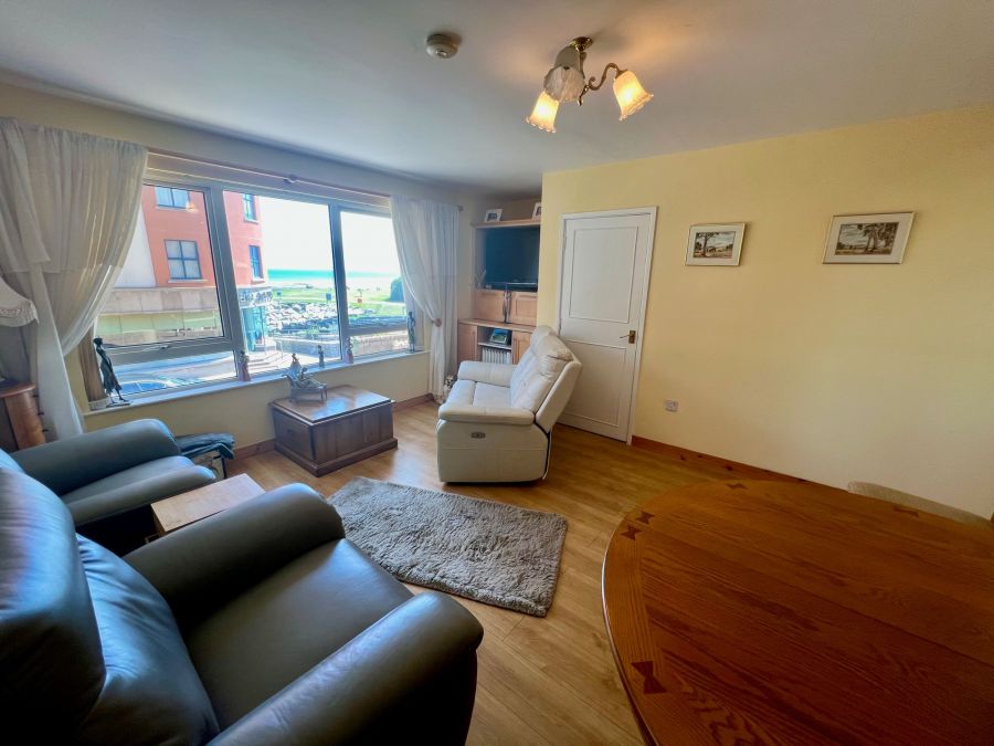 3 Castlebridge Court