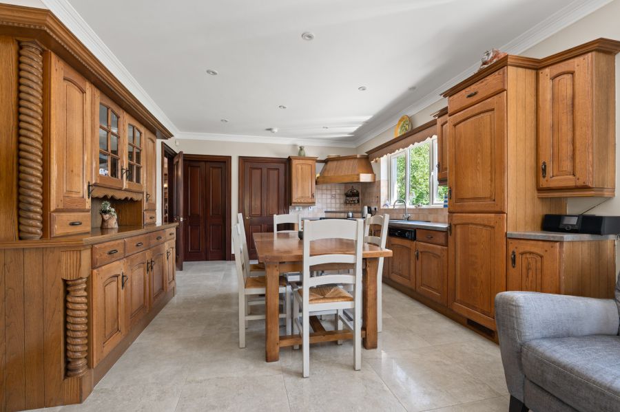 Groomsbridge, 2 Dunnanew Road