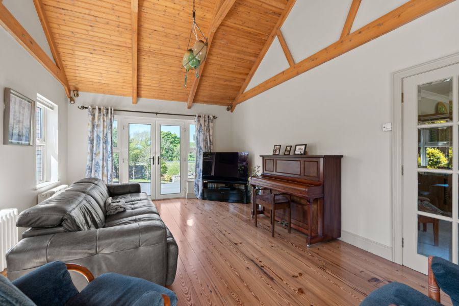 Groomsbridge, 2 Dunnanew Road