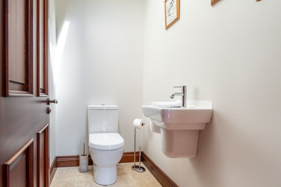 Groomsbridge, 2 Dunnanew Road