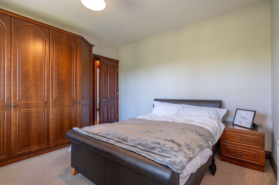 Groomsbridge, 2 Dunnanew Road