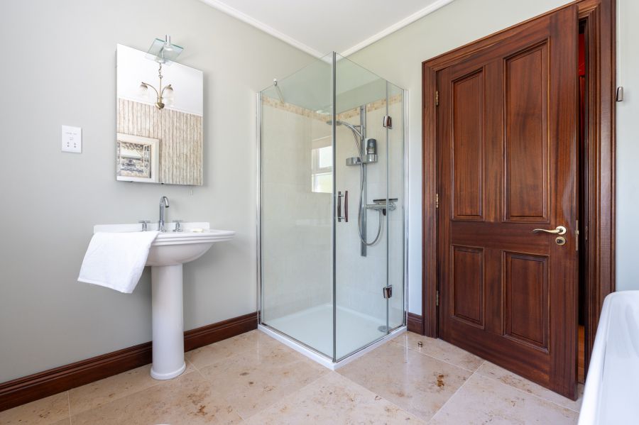 Groomsbridge, 2 Dunnanew Road