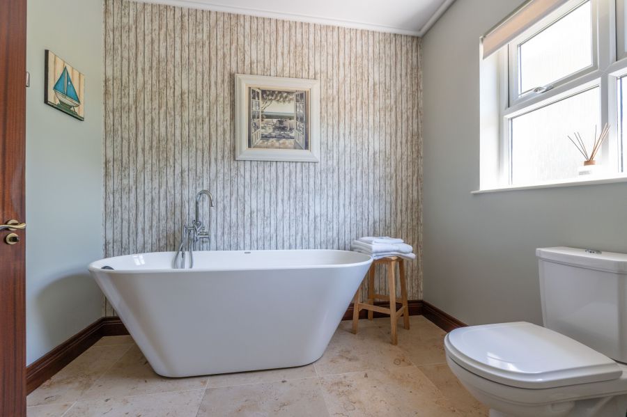 Groomsbridge, 2 Dunnanew Road