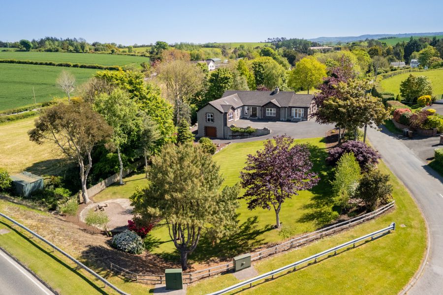 Groomsbridge, 2 Dunnanew Road