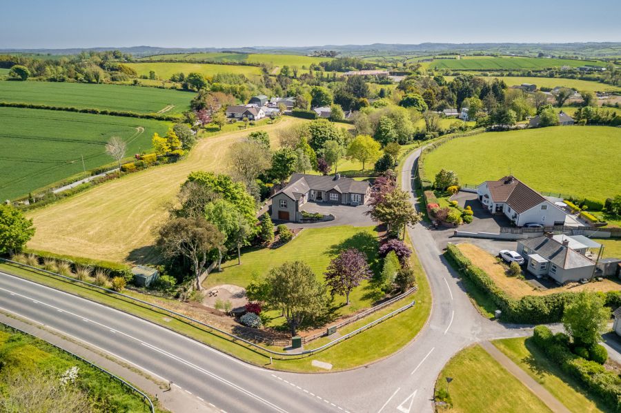 Groomsbridge, 2 Dunnanew Road