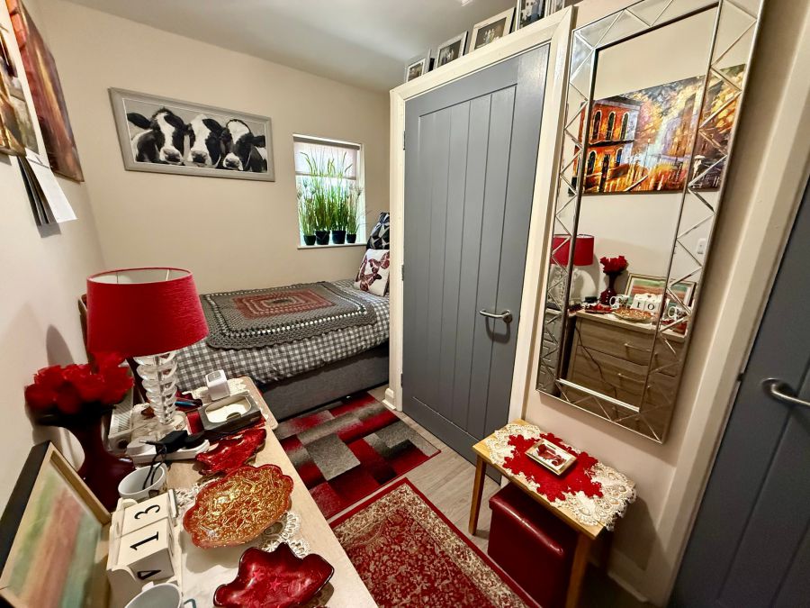 8 Mourne Park