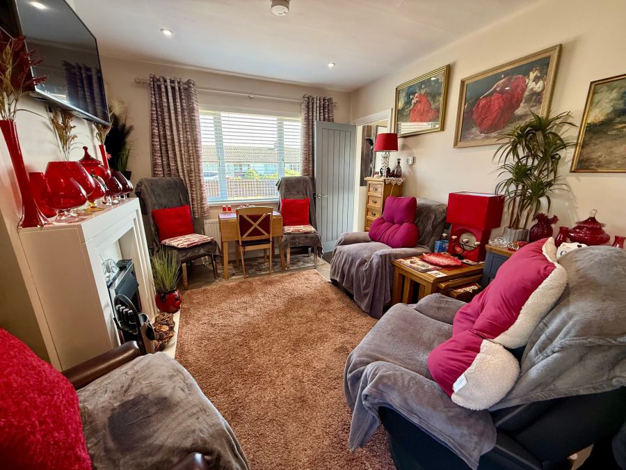 8 Mourne Park