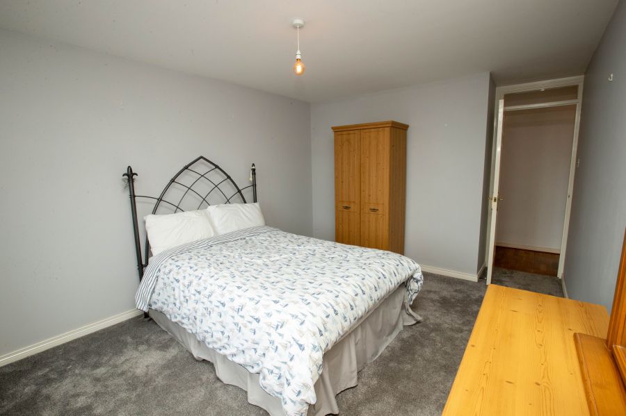27 Edgewater