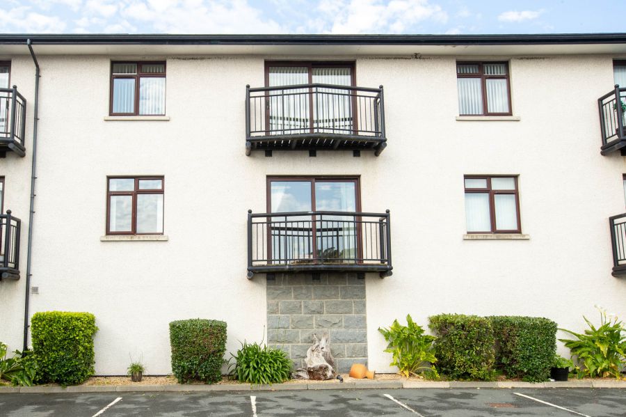 27 Edgewater